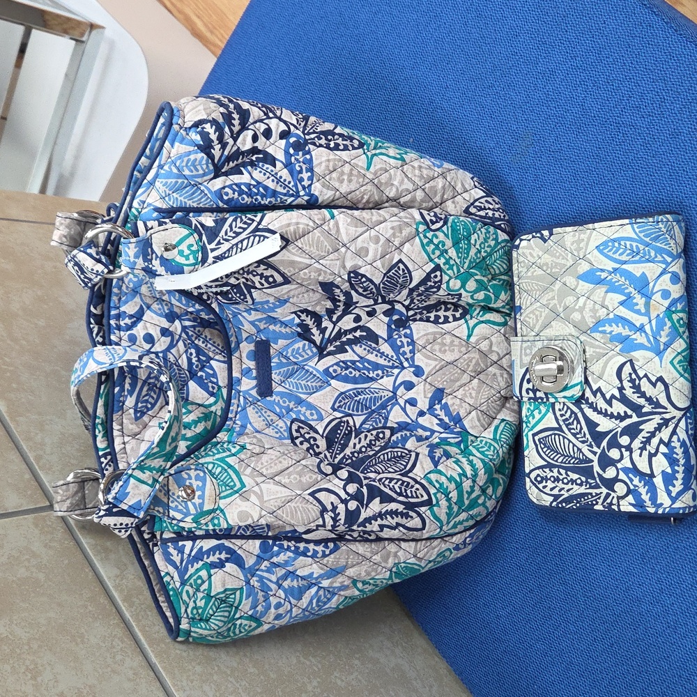 Vera Bradley RETIRED pattern Santiago- Glenna.  New